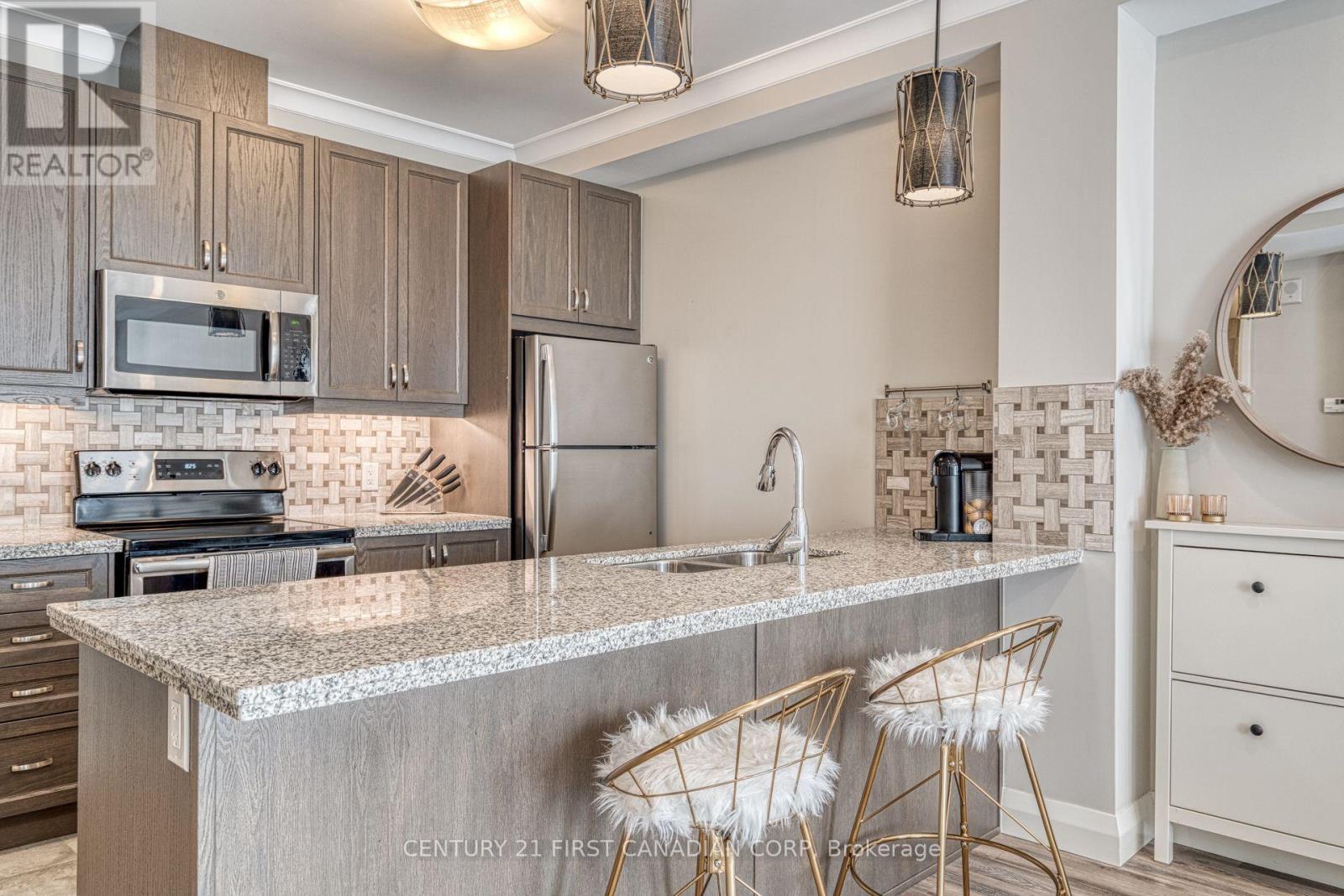 720 - 118 King Street E, Hamilton, Ontario  L8N 1A8 - Photo 6 - X12679520