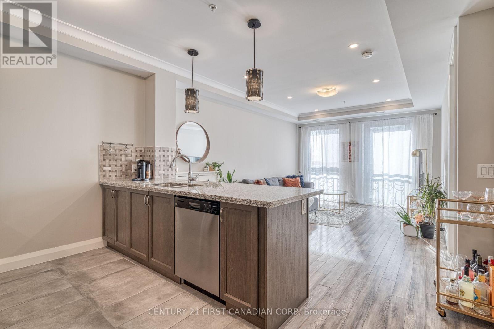 720 - 118 King Street E, Hamilton, Ontario  L8N 1A8 - Photo 8 - X12679520