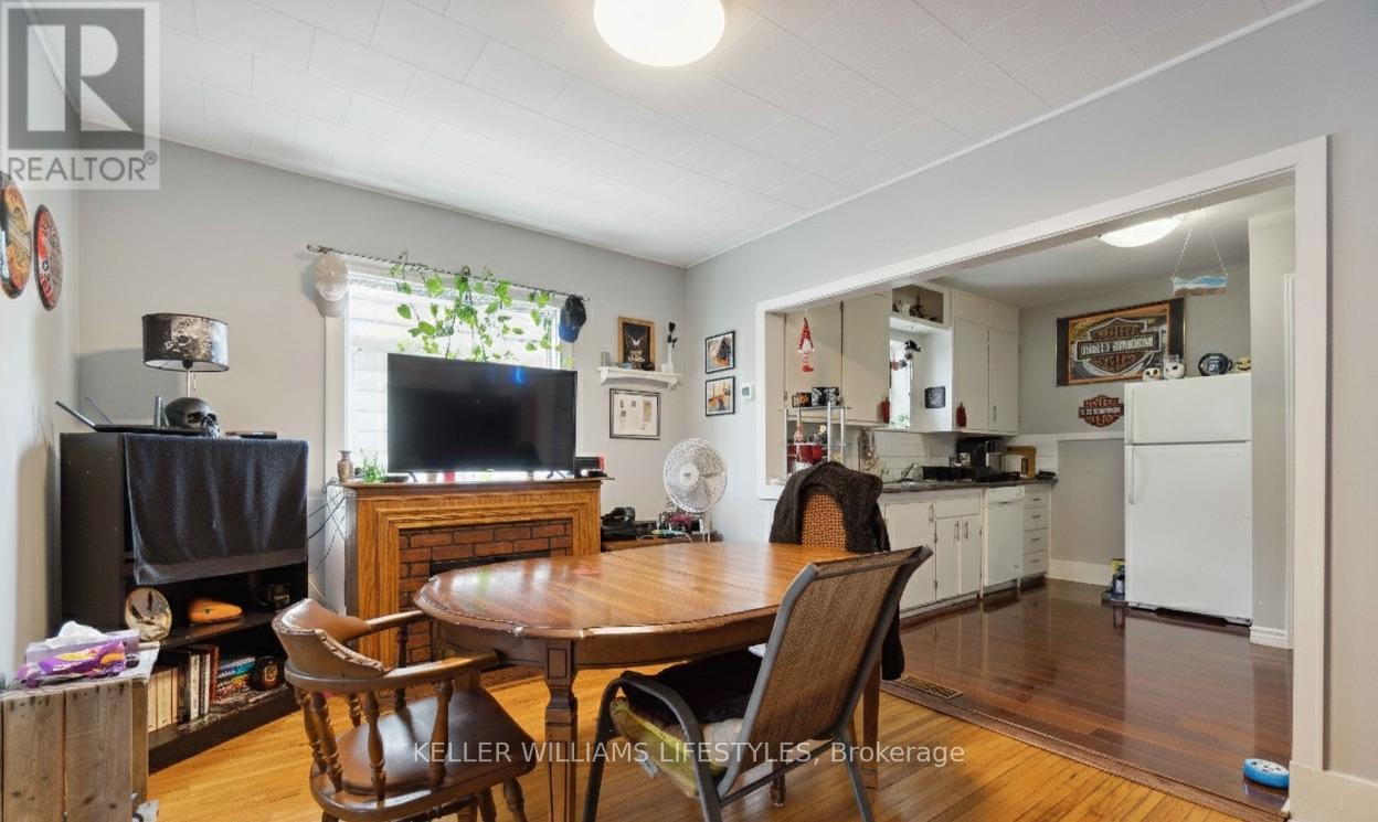 356 Exmouth Street, Sarnia, Ontario  N7T 5N6 - Photo 5 - X12679556