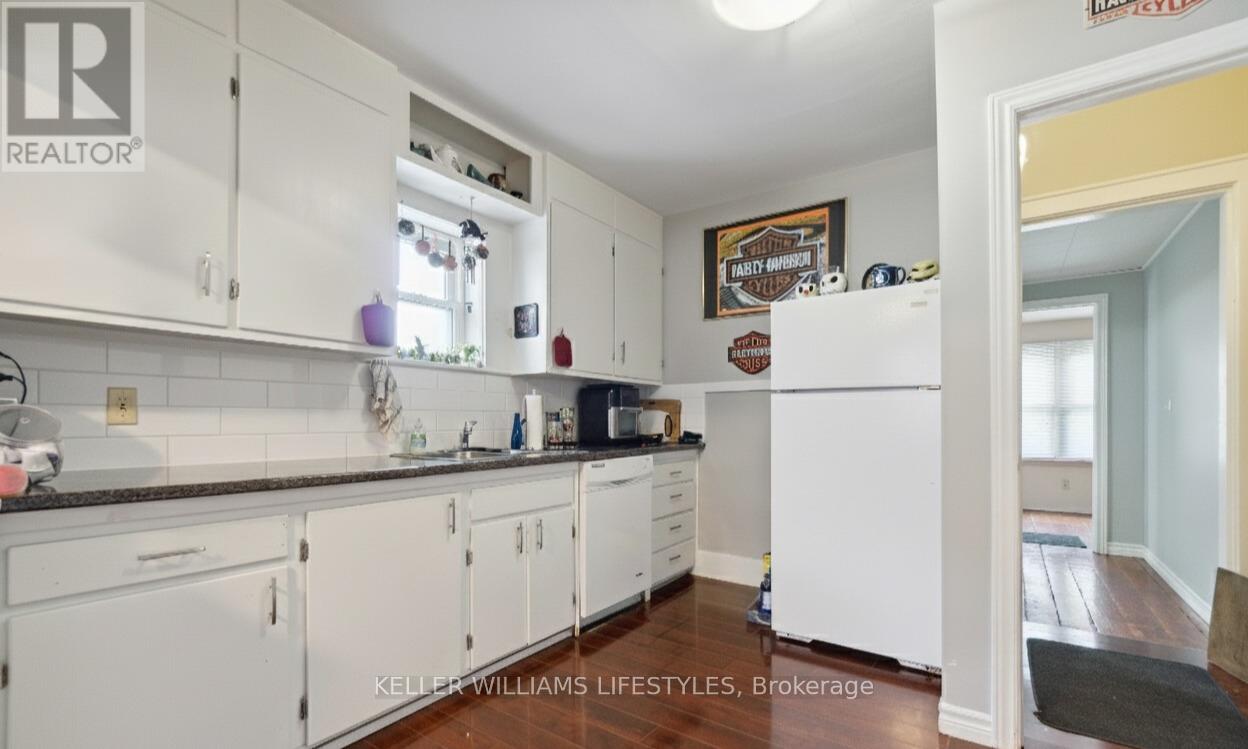 356 Exmouth Street, Sarnia, Ontario  N7T 5N6 - Photo 8 - X12679556