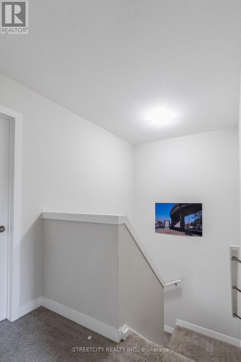 964 West Village Square, London North, Ontario  N6H 0J7 - Photo 26 - X12679572