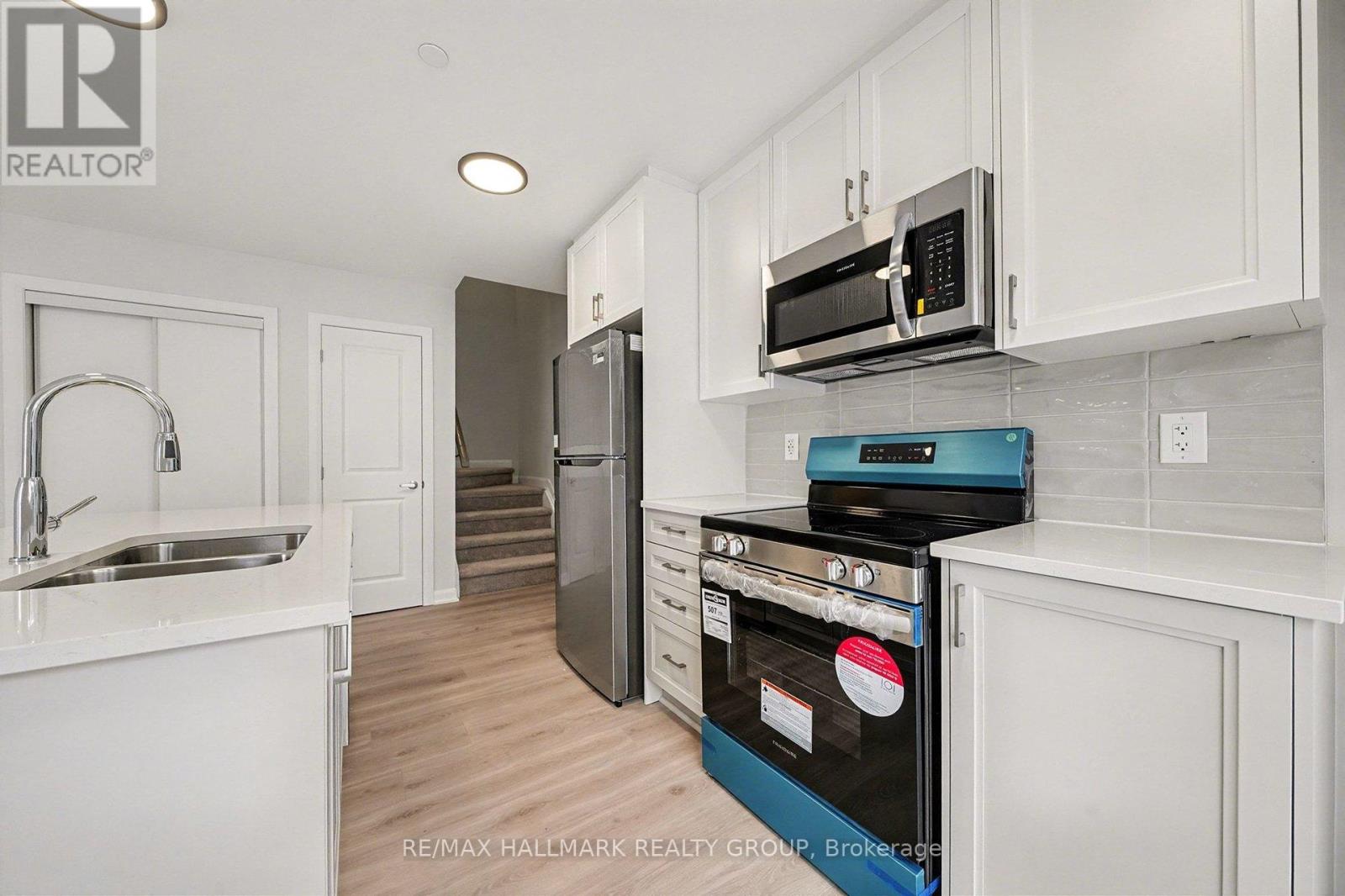 6 - 401 Glenroy Gilbert Drive, Ottawa, Ontario  K2J 5G3 - Photo 4 - X12679578