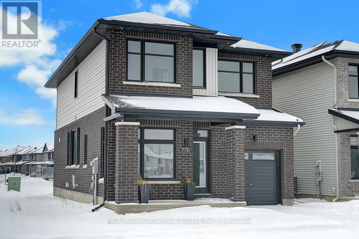 770 Cope Drive, Ottawa, Ontario  K2S 2P9 - Photo 2 - X12679586
