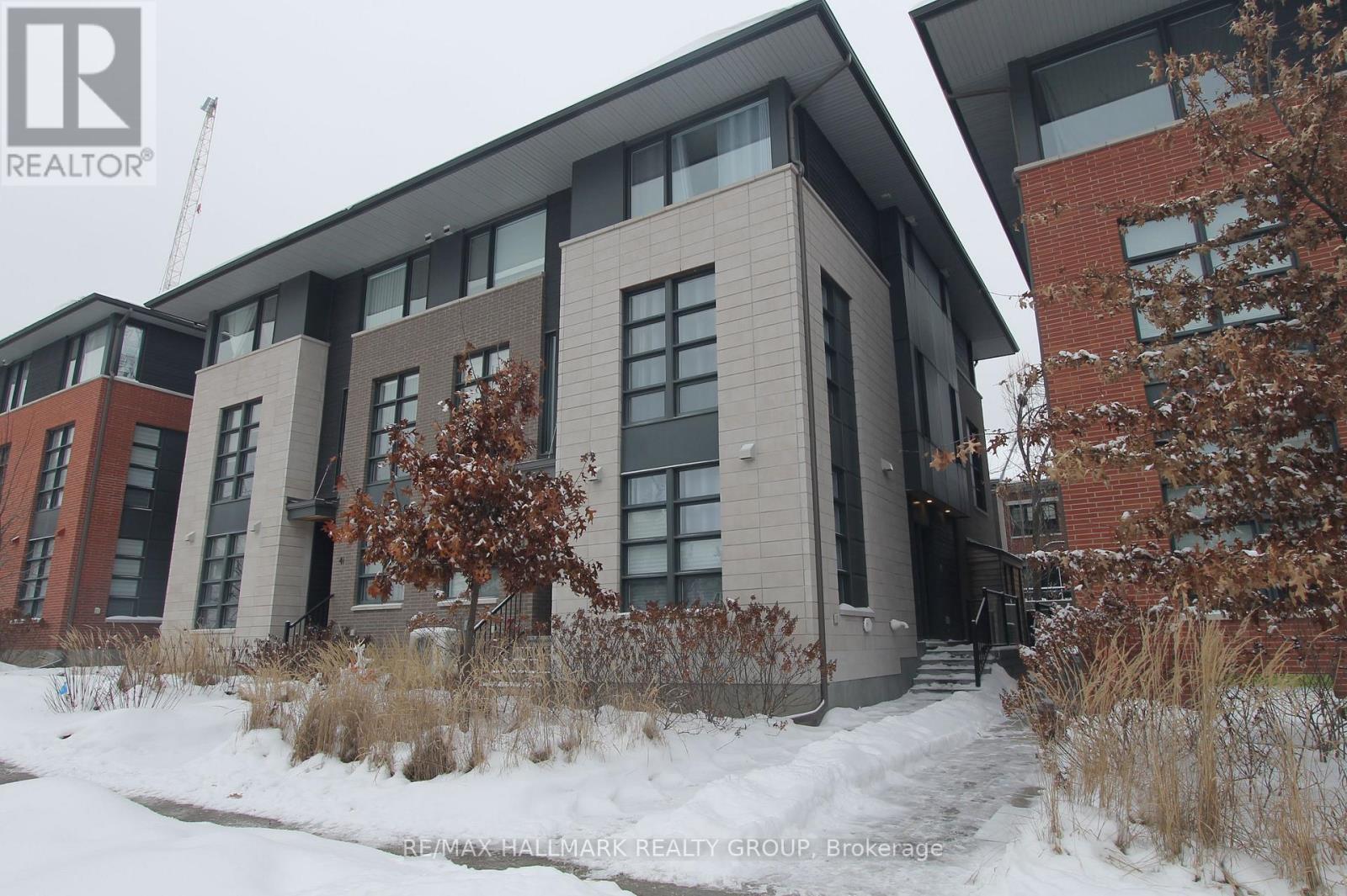 45 Oblats Avenue, Ottawa, Ontario  K1S 5W1 - Photo 2 - X12679604