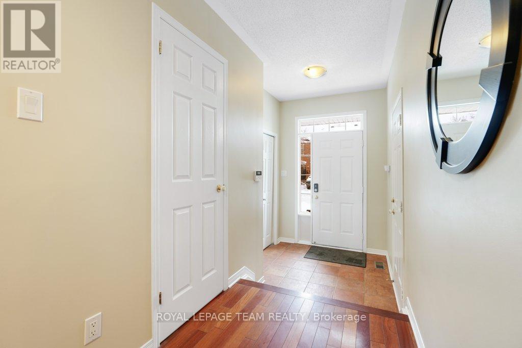 147 Deercroft Avenue, Ottawa, Ontario  K2J 5H8 - Photo 3 - X12679618