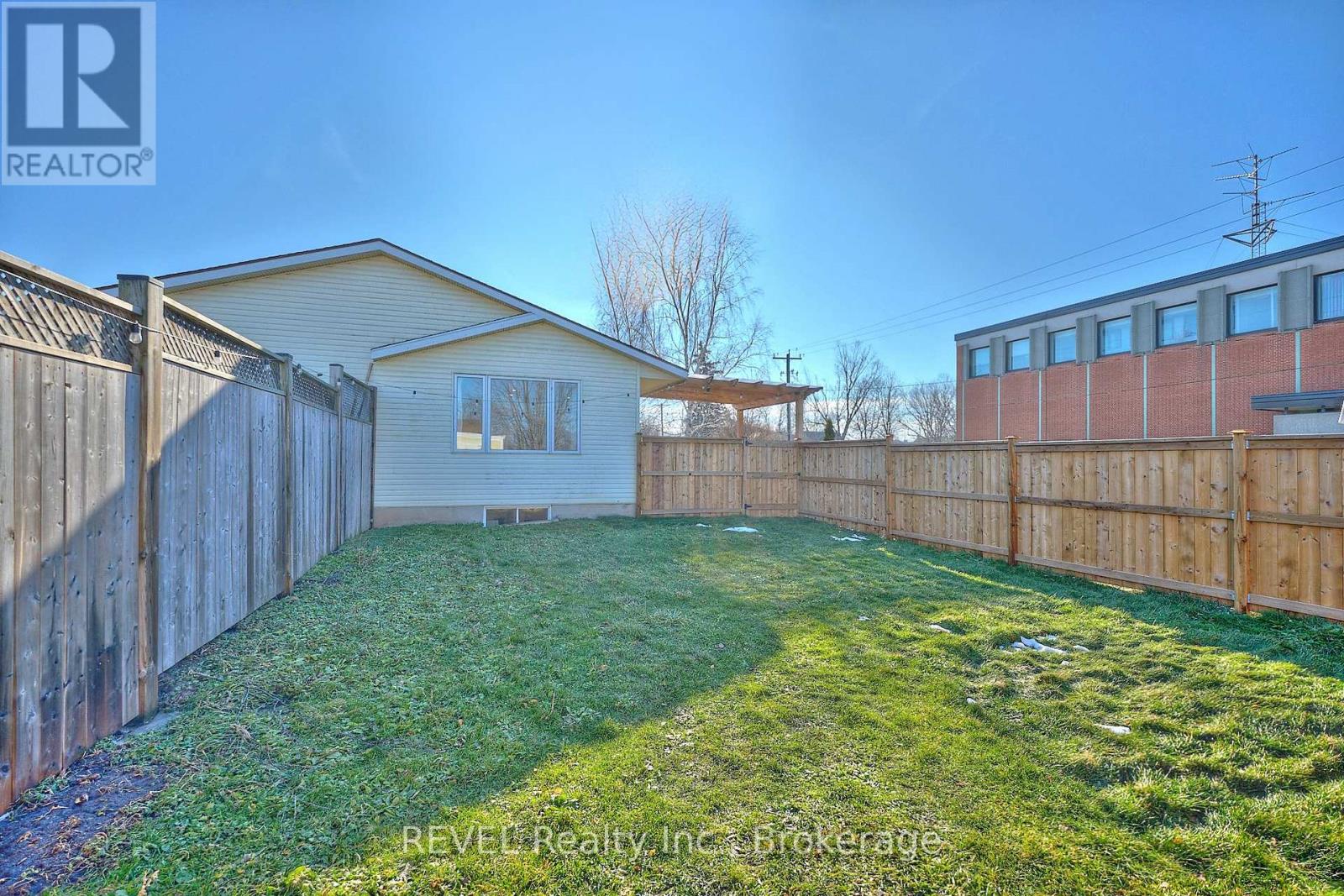 141 Douglas Street, Fort Erie (Central), Ontario  L2A 6V3 - Photo 23 - X12679638