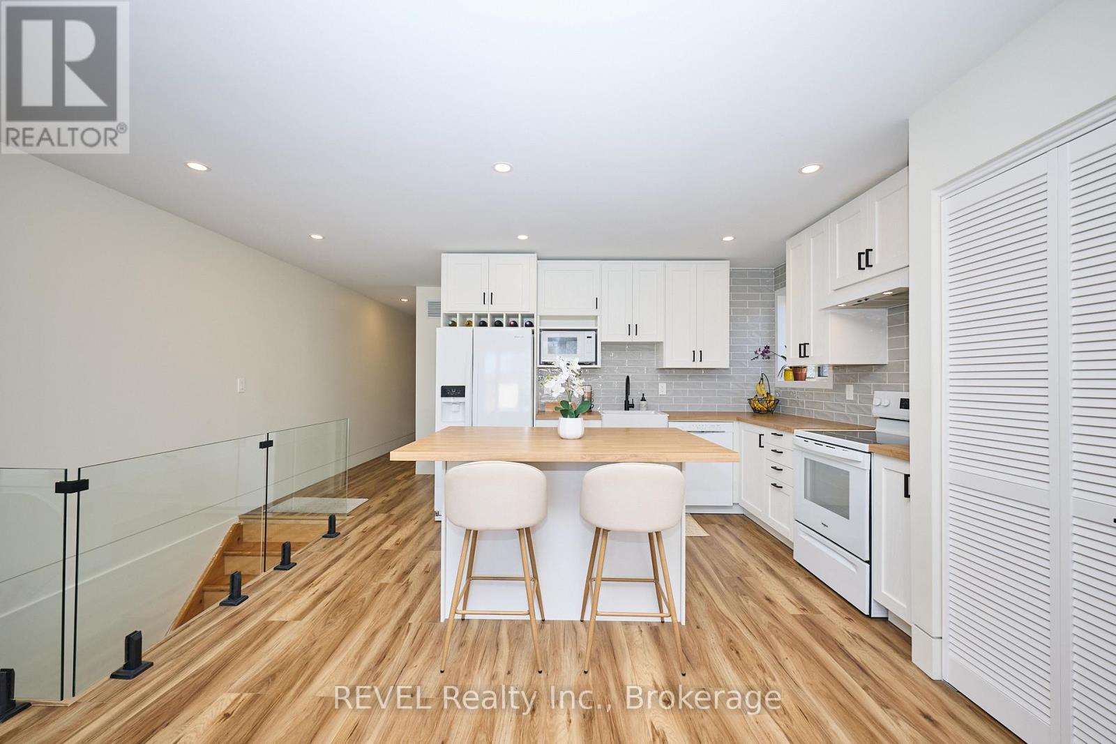 141 Douglas Street, Fort Erie (Central), Ontario  L2A 6V3 - Photo 4 - X12679638