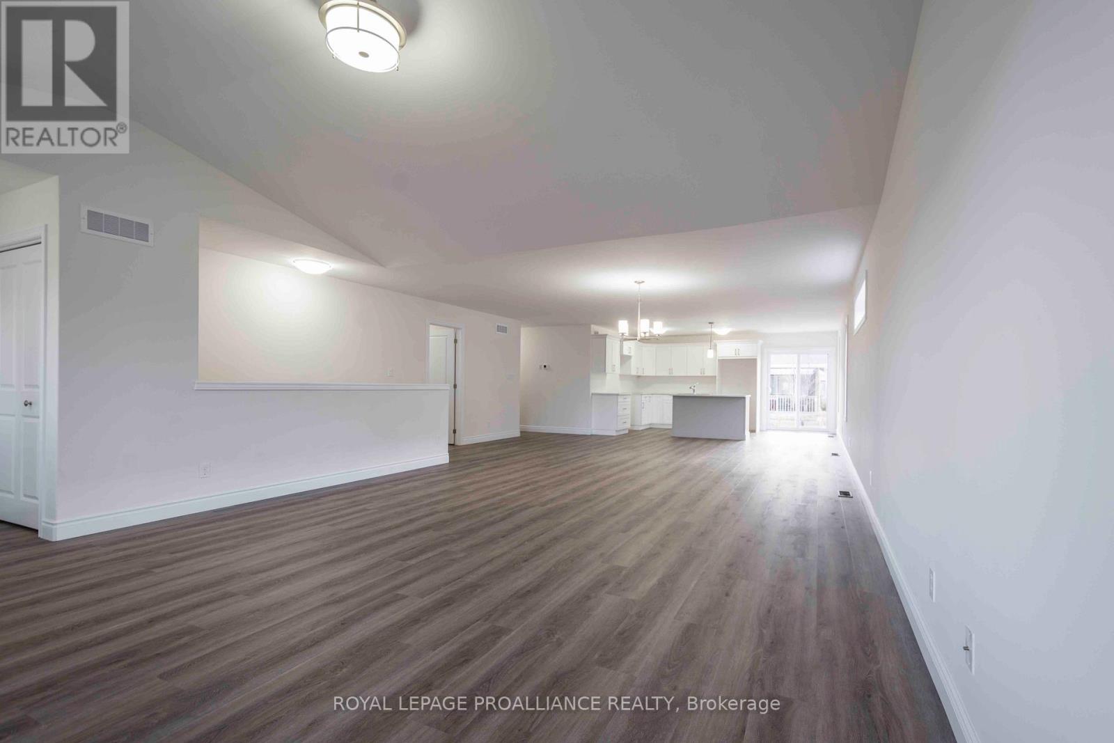 110 Farrington Crescent, Prince Edward County, Ontario  K0K 2T0 - Photo 5 - X12679656