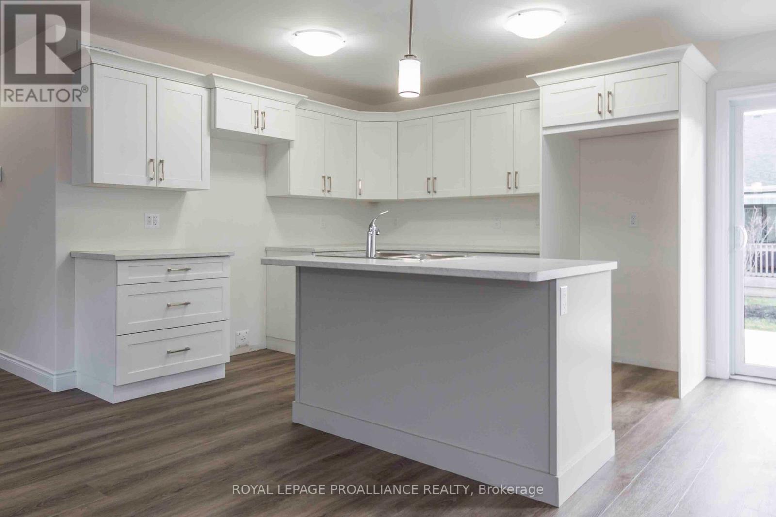 110 Farrington Crescent, Prince Edward County, Ontario  K0K 2T0 - Photo 8 - X12679656