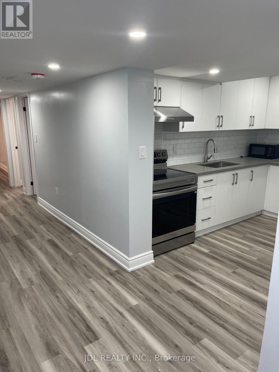 30 Lavron Ct Court, Markham, Ontario L3S 2N8 - Photo 5 - N12679526