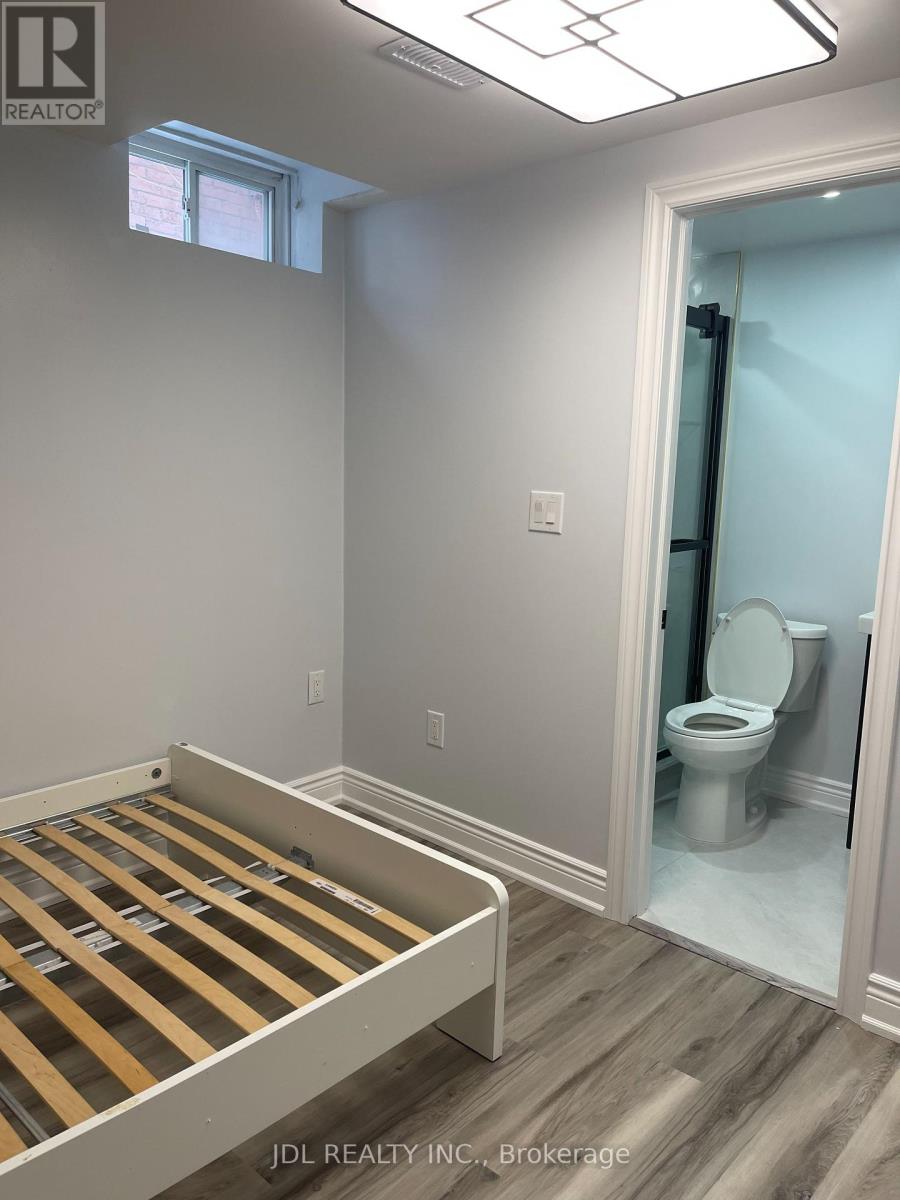 30 Lavron Ct Court, Markham, Ontario L3S 2N8 - Photo 8 - N12679526