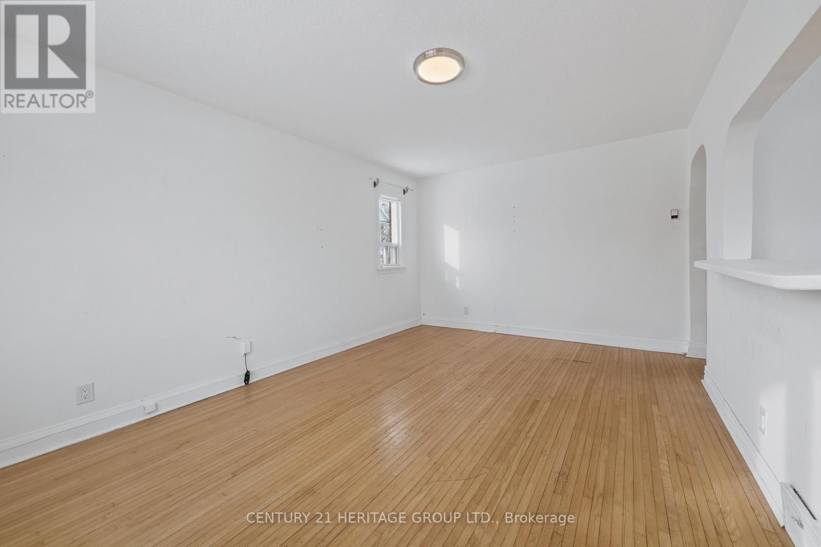 35 Argyle Avenue, Orillia, Ontario  L3V 2V5 - Photo 11 - S12377364