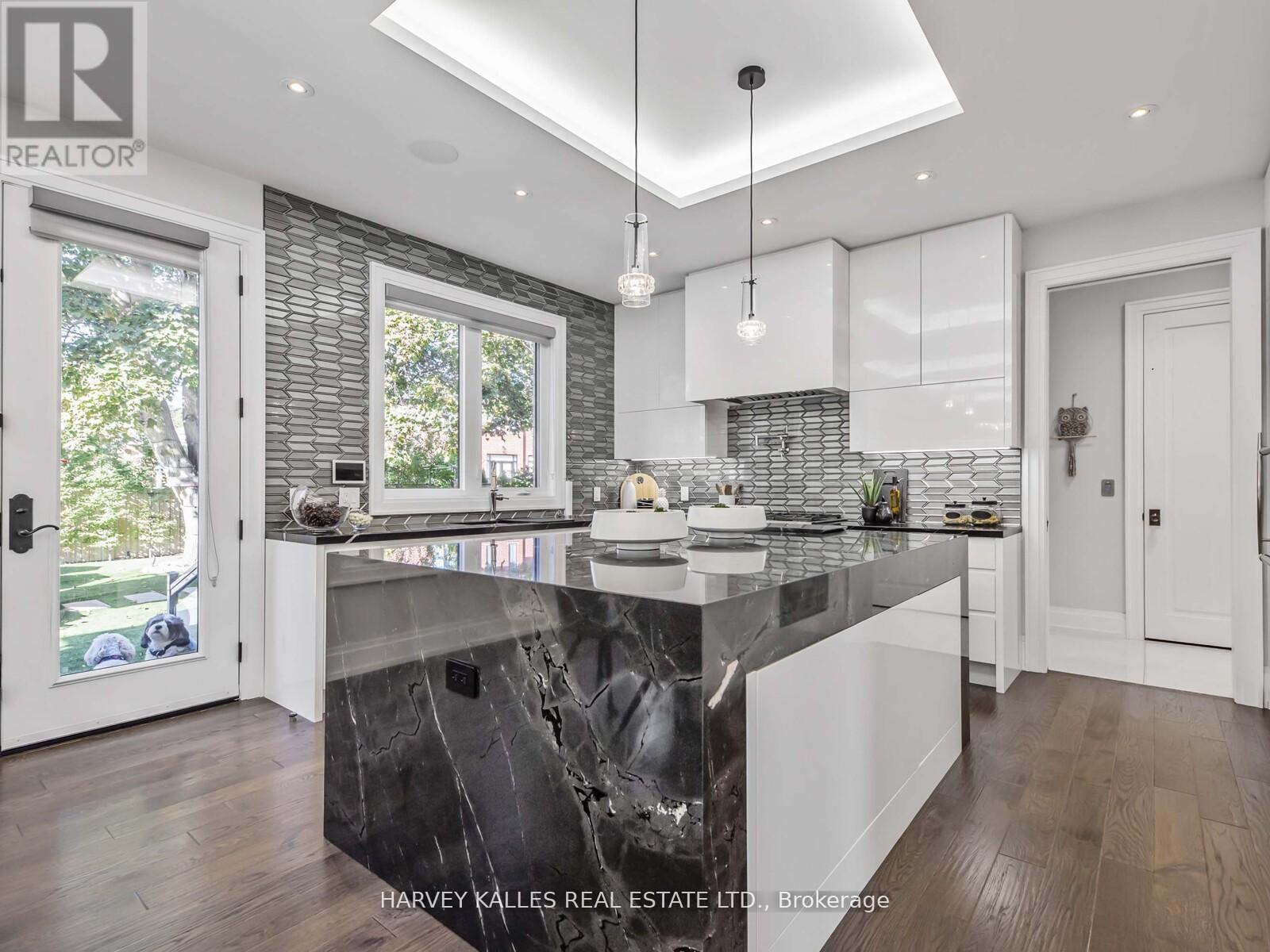 10 Malaren Road, Vaughan, Ontario  L6A 1E5 - Photo 13 - N12679650