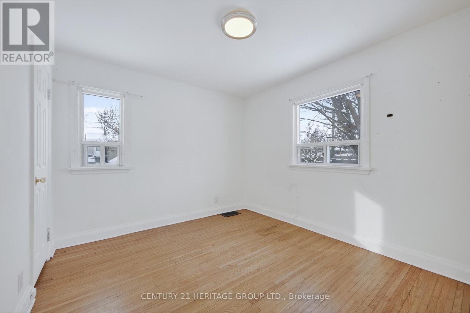 35 Argyle Avenue, Orillia, Ontario  L3V 2V5 - Photo 16 - S12377364