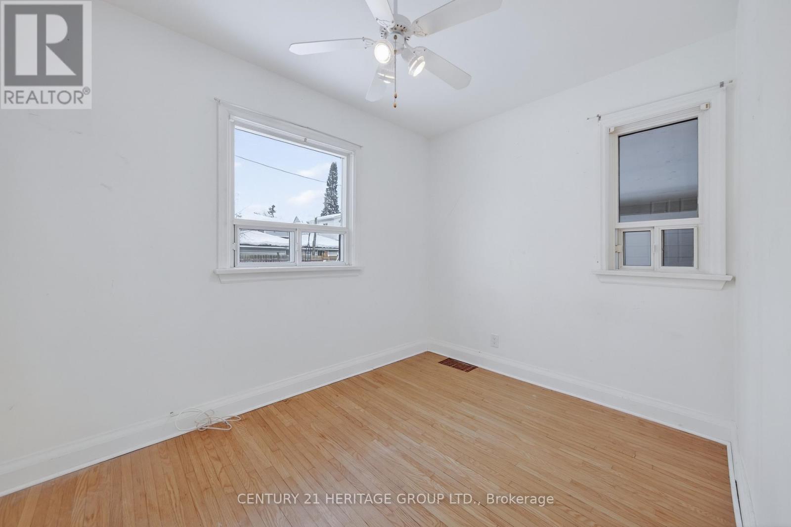 35 Argyle Avenue, Orillia, Ontario  L3V 2V5 - Photo 17 - S12377364