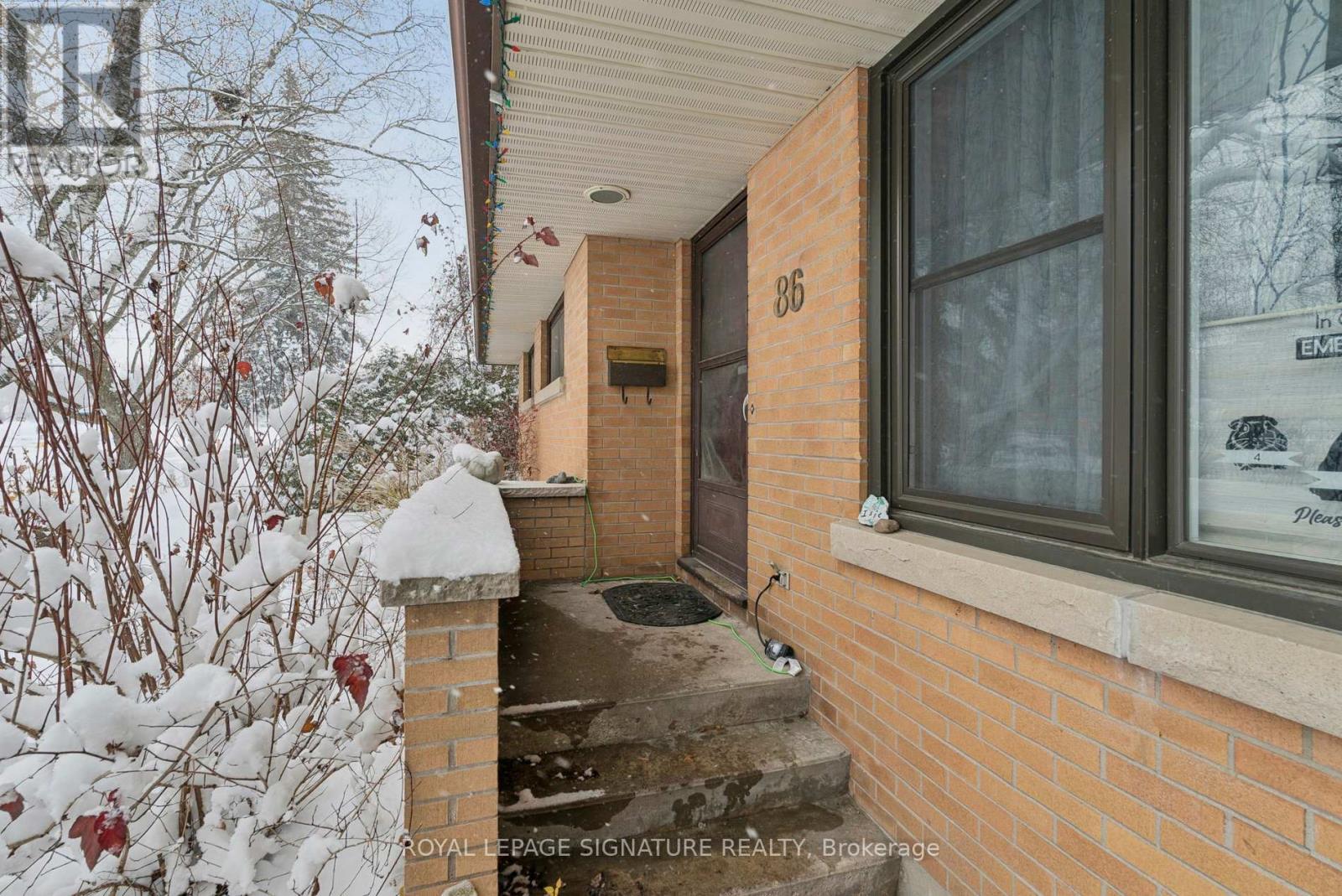86 Fittons Road E, Orillia, Ontario  L3V 2J5 - Photo 2 - S12679552