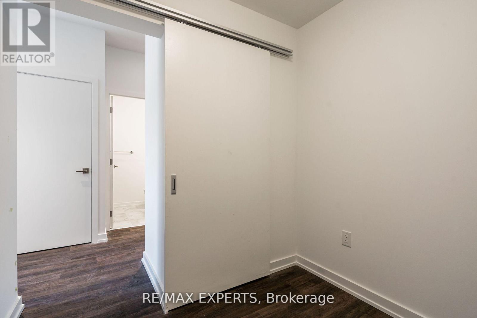 303 - 430 Essa Road, Barrie (Holly), Ontario  L9J 0M1 - Photo 11 - S12679600