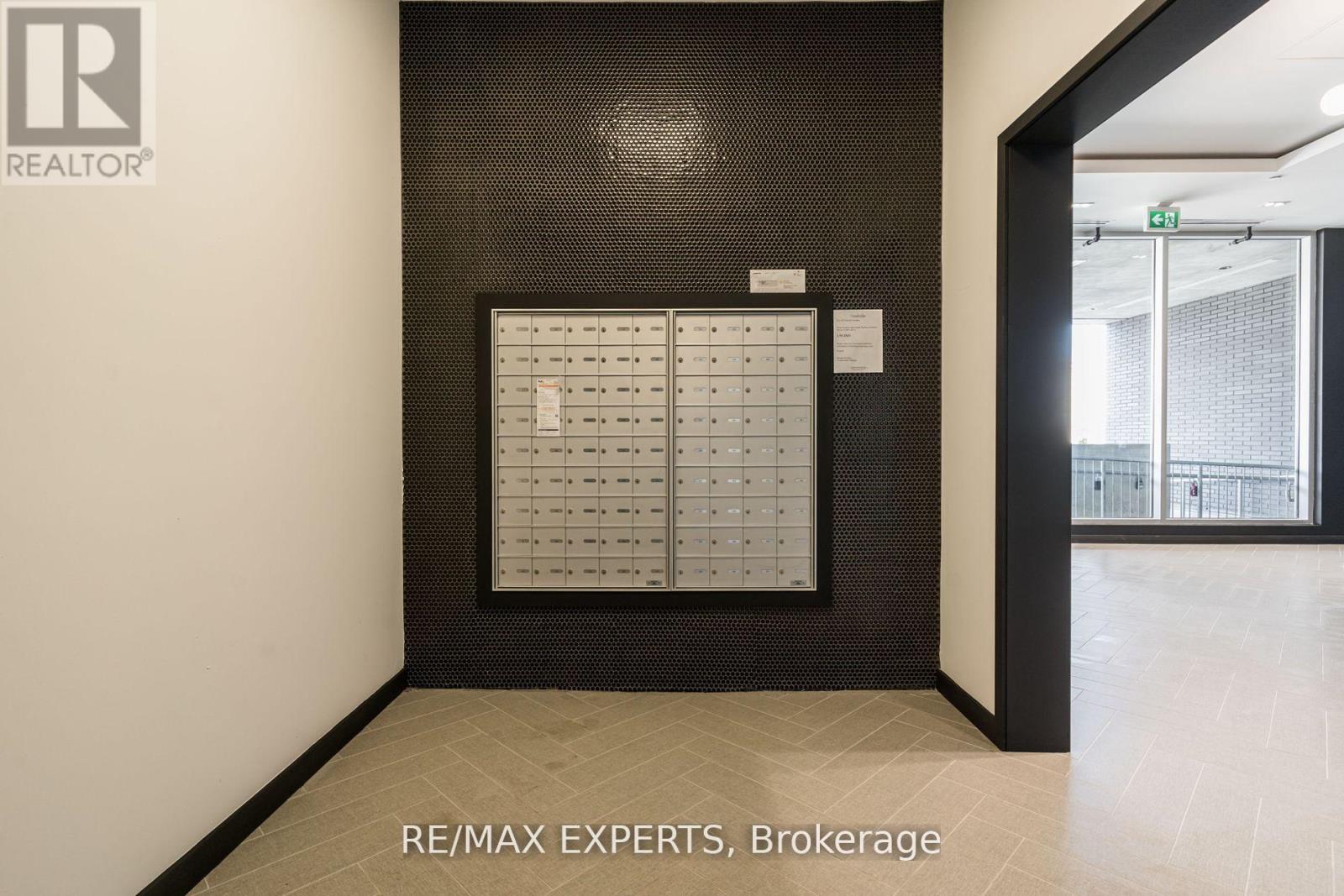 303 - 430 Essa Road, Barrie (Holly), Ontario  L9J 0M1 - Photo 3 - S12679600