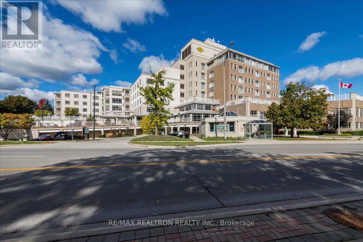 48 - 74 Ross Street, Barrie, Ontario  L4N 1G3 - Photo 1 - S12679628