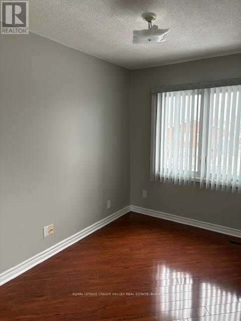 2502 Trident Avenue, Mississauga, Ontario  L5B 2L4 - Photo 22 - W12679530