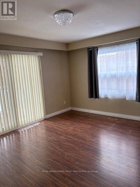 2502 Trident Avenue, Mississauga, Ontario  L5B 2L4 - Photo 4 - W12679530