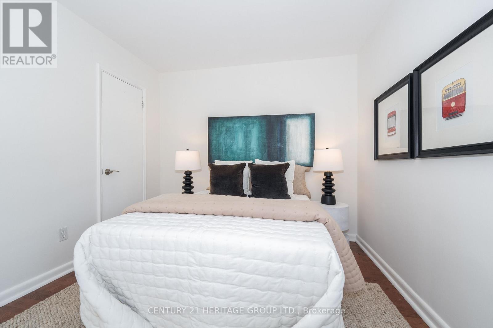 67 Savona Drive, Toronto, Ontario  M8W 4V2 - Photo 18 - W12679566