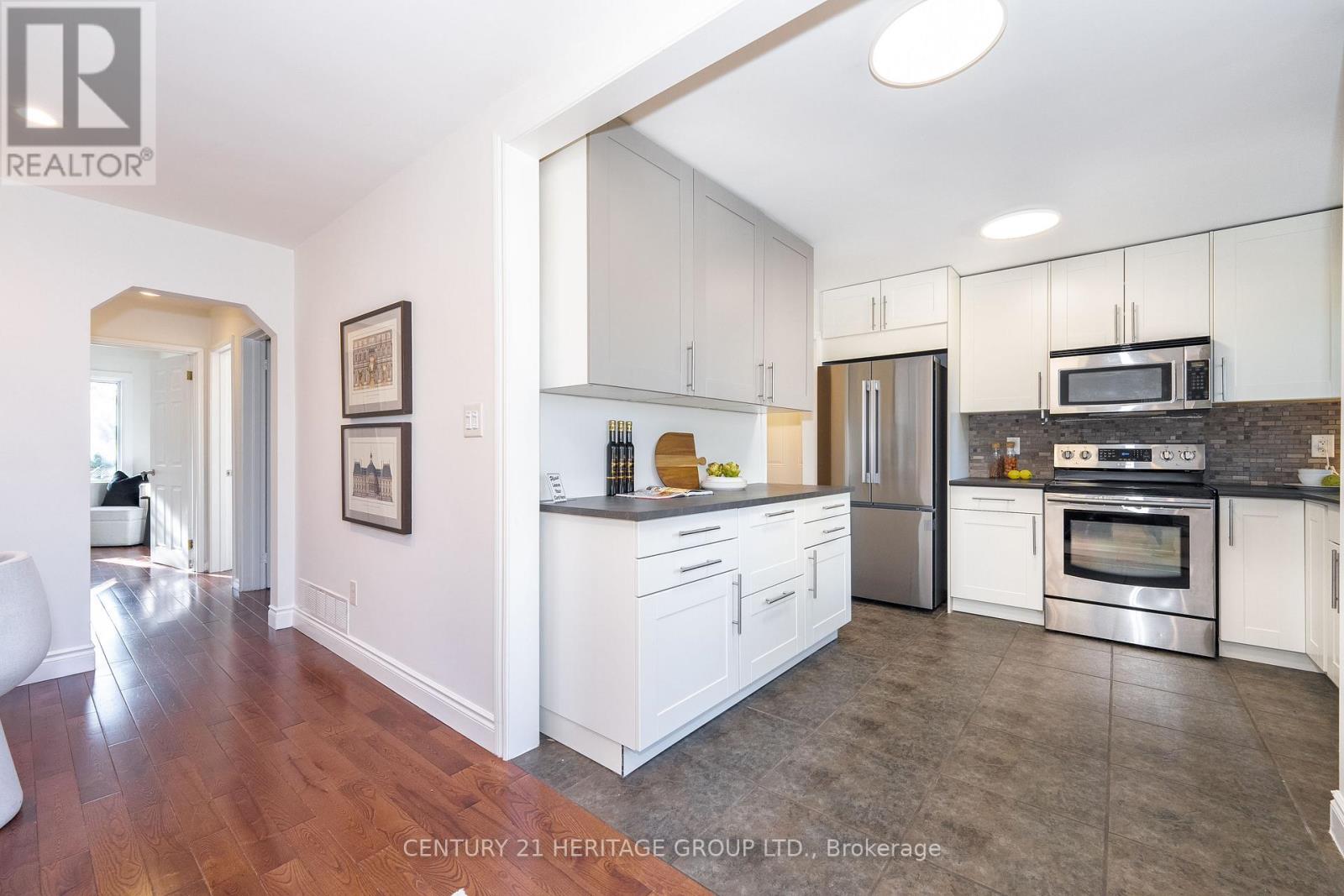 67 Savona Drive, Toronto, Ontario  M8W 4V2 - Photo 20 - W12679566