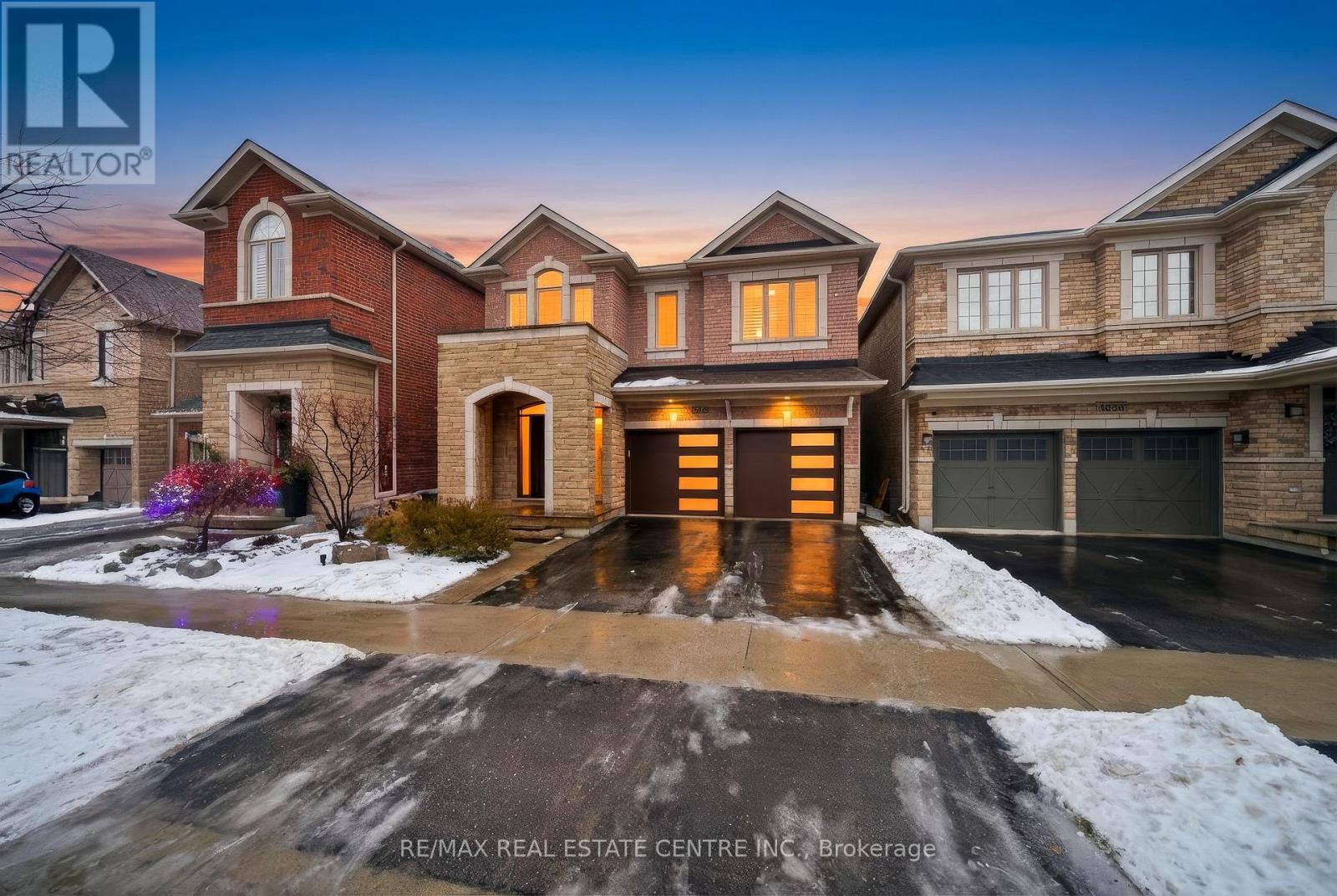 4638 Kearse Street, Burlington, Ontario  L7M 0K7 - Photo 2 - W12679596