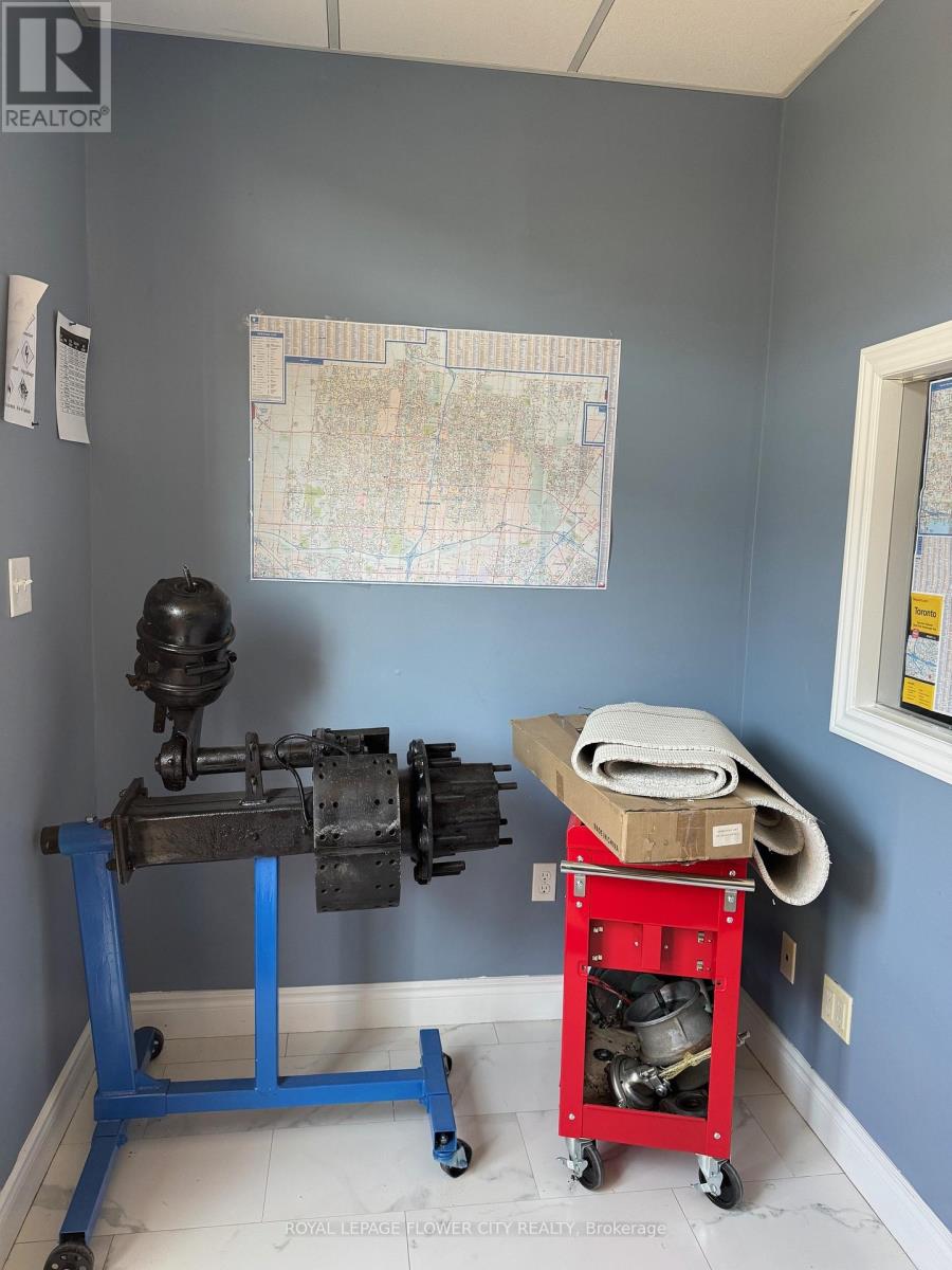 M - 145 Inspire Boulevard, Brampton, Ontario  L6R 3W4 - Photo 2 - W12679612