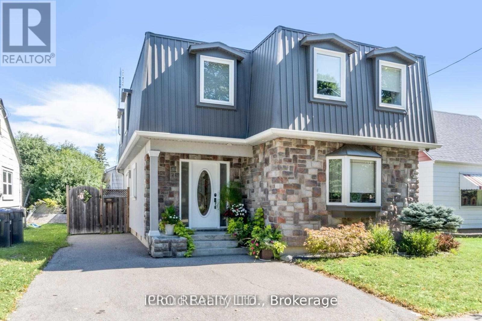 18 SUNSET BOULEVARD, Brampton, Ontario