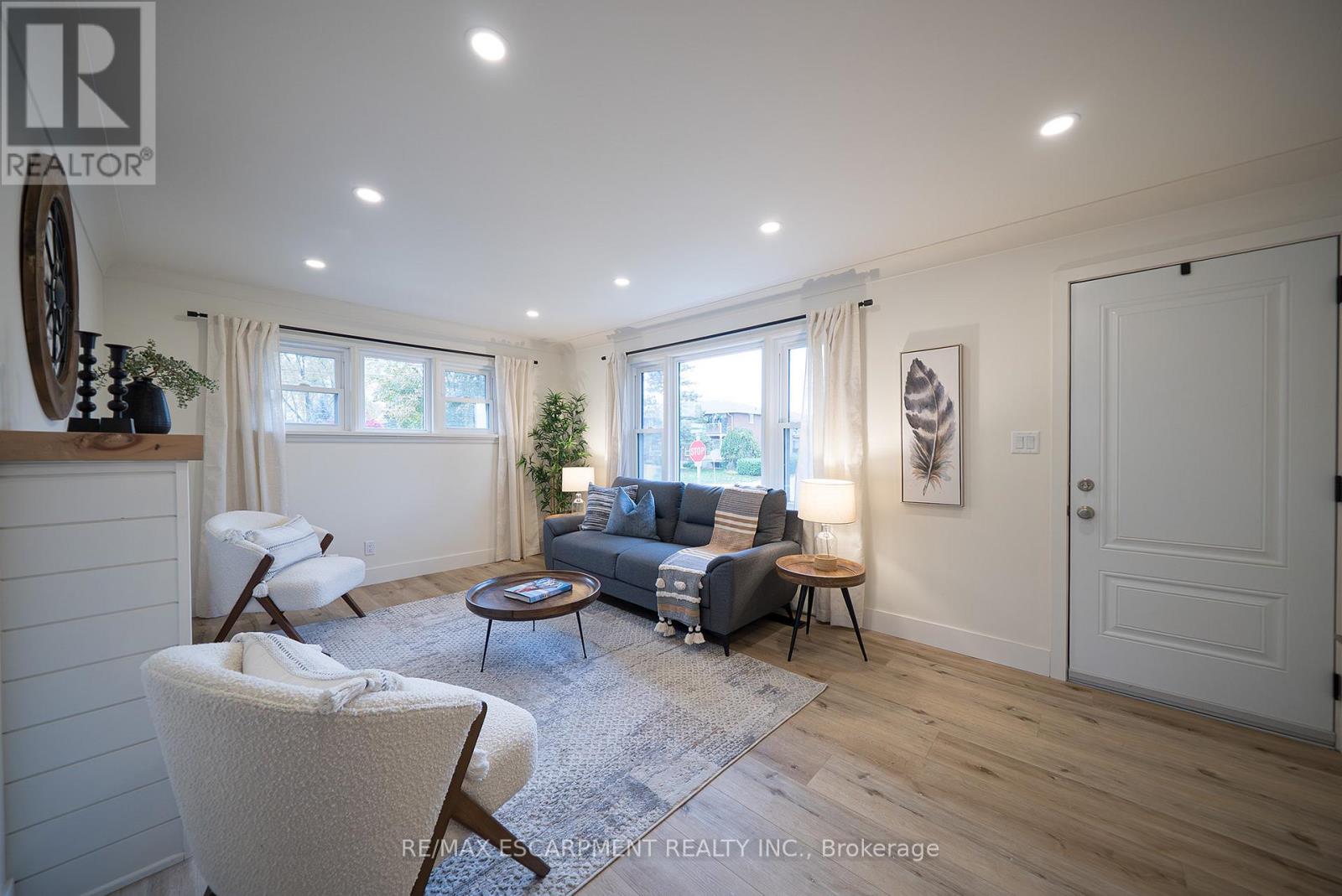 37 Rowanwood Avenue, Brantford, Ontario  N3S 7C1 - Photo 4 - X12679614