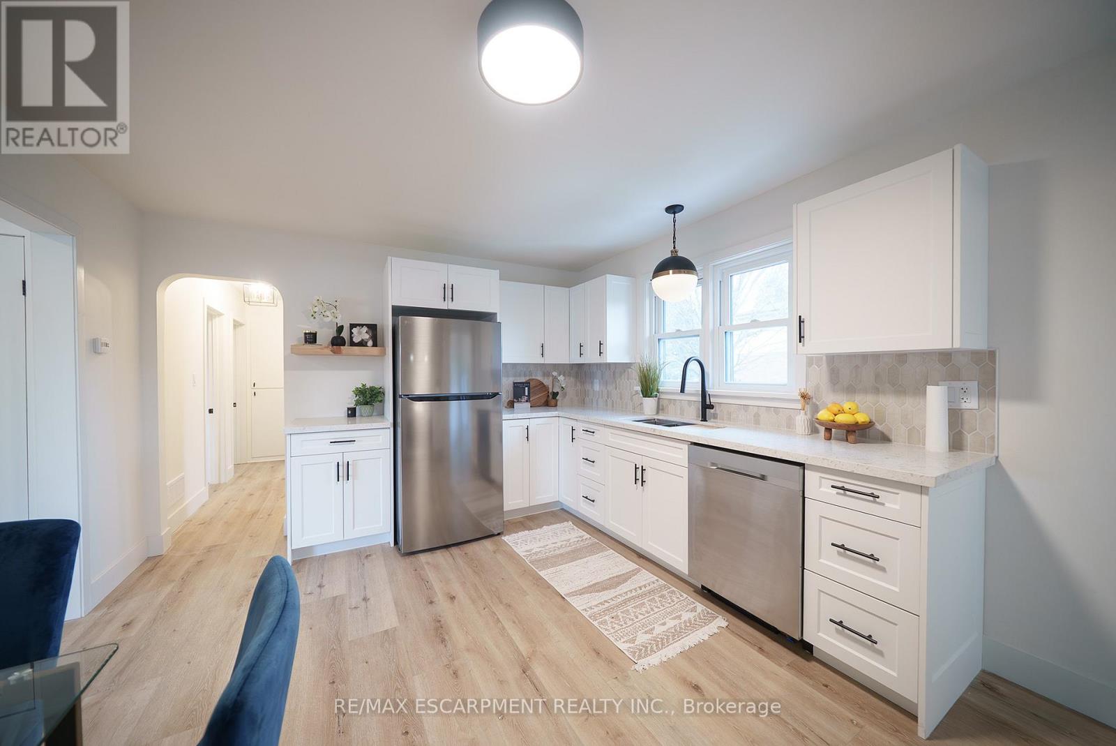 37 Rowanwood Avenue, Brantford, Ontario  N3S 7C1 - Photo 8 - X12679614