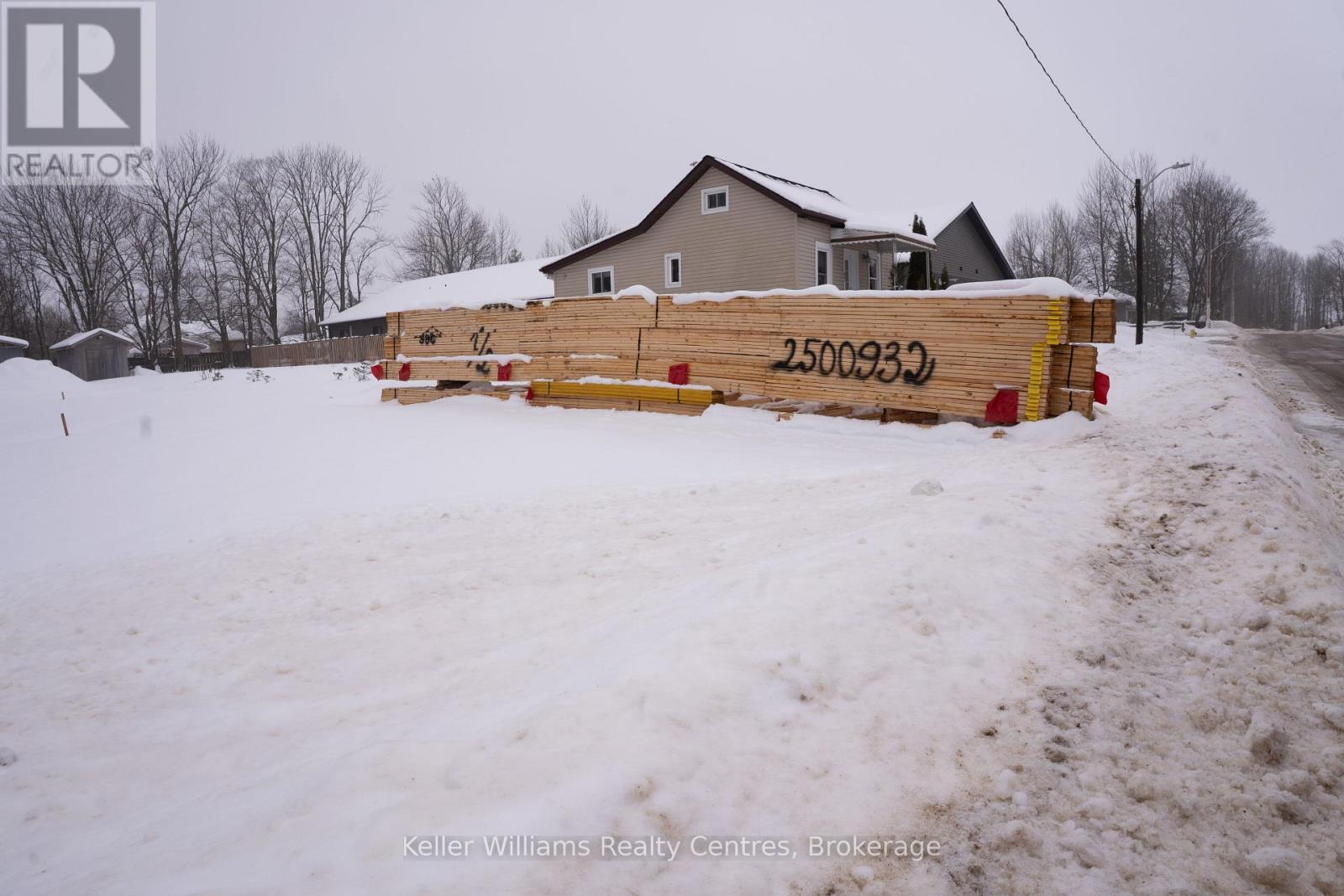 665 Watson Street, South Bruce Peninsula, Ontario  N0H 2T0 - Photo 8 - X12678536