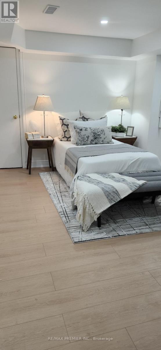 11 Four Seasons Circle, Brampton, Ontario  L7A 2A8 - Photo 9 - W12657800