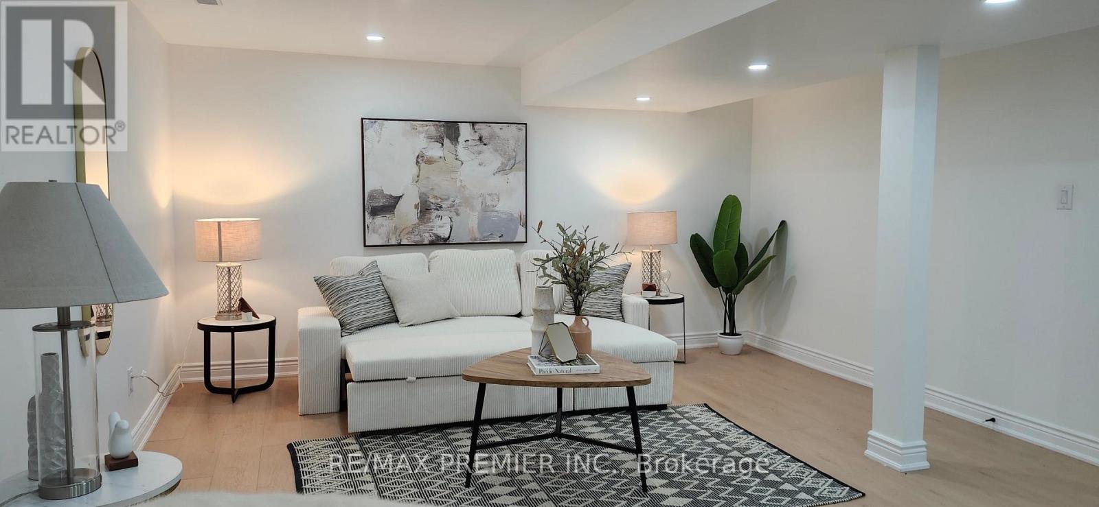 11 Four Seasons Circle, Brampton, Ontario  L7A 2A8 - Photo 2 - W12657800