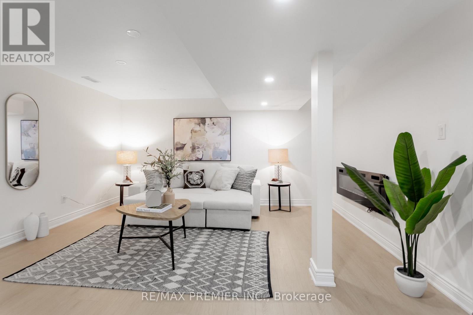 11 Four Seasons Circle, Brampton, Ontario  L7A 2A8 - Photo 17 - W12657800