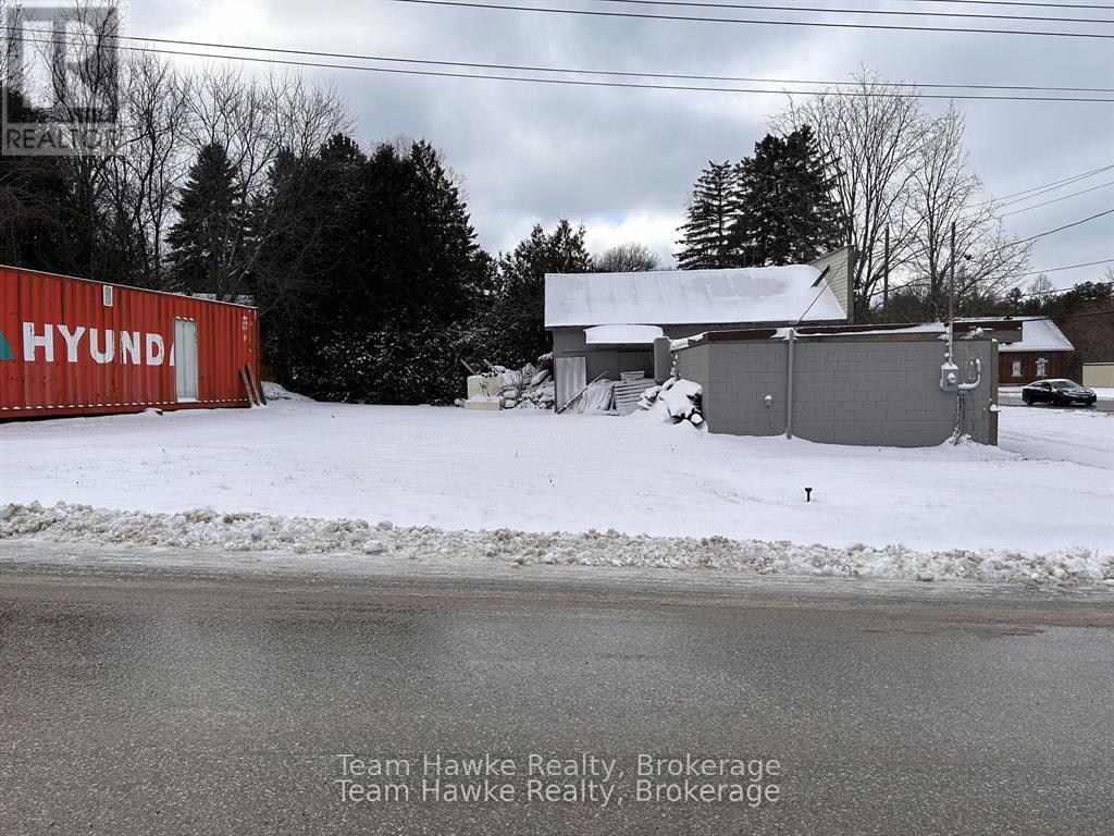 156 Robert Street, Penetanguishene, Ontario  L9M 1P8 - Photo 4 - S12679898