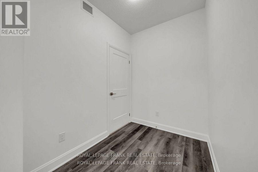 216 - 50 Lakebreeze Drive, Clarington, Ontario  L1B 0V9 - Photo 17 - E12679972