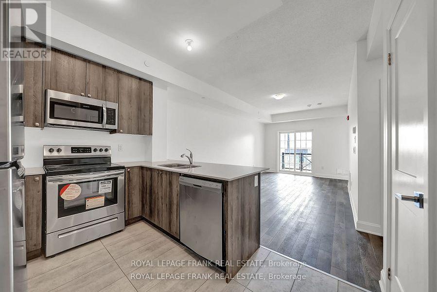 216 - 50 Lakebreeze Drive, Clarington, Ontario  L1B 0V9 - Photo 2 - E12679972