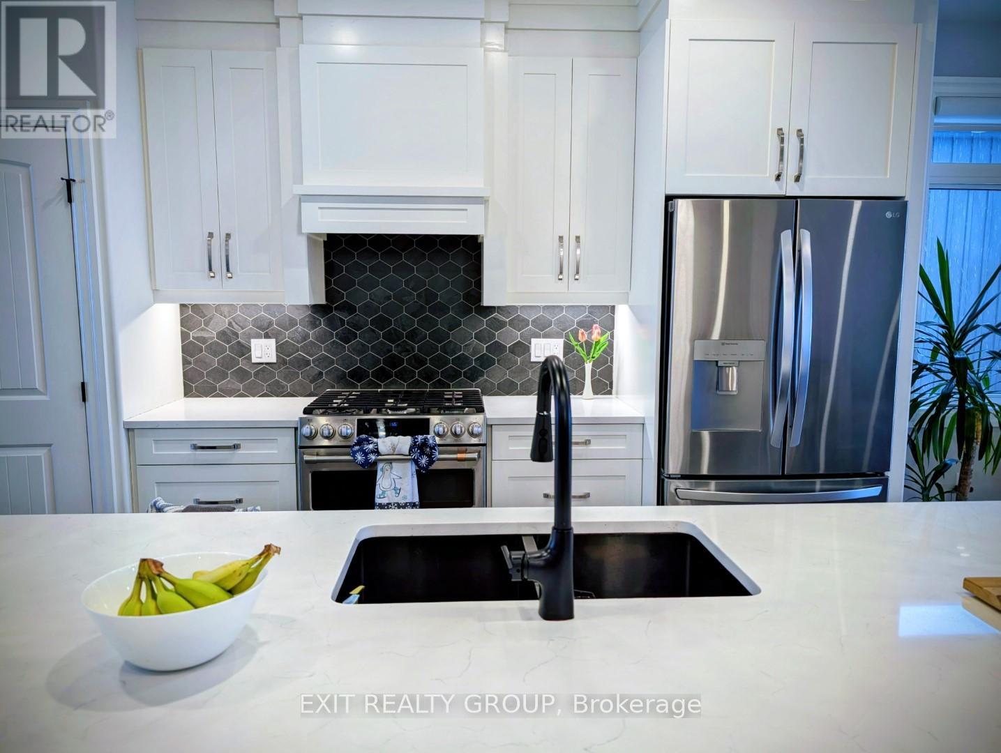 35 Schmidt Way, Quinte West, Ontario  K8V 0L5 - Photo 11 - X12679810