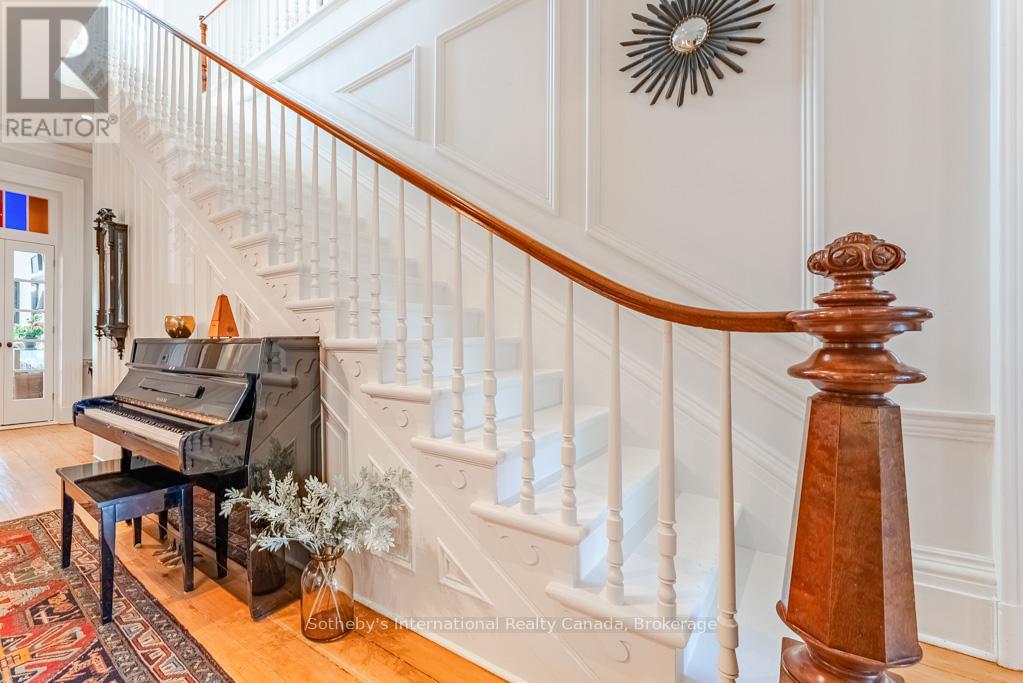 22 Hauser Place, Hamilton, Ontario  L9H 5E1 - Photo 10 - X12679846