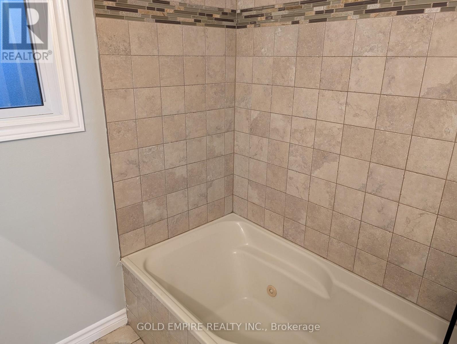 105 Augusta Crescent, London South, Ontario  N6E 2C9 - Photo 12 - X12679818