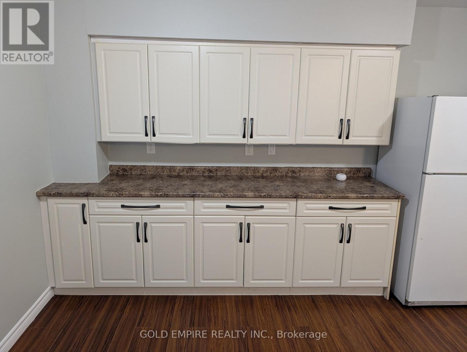 105 Augusta Crescent, London South, Ontario  N6E 2C9 - Photo 6 - X12679818