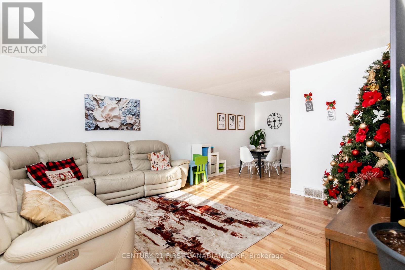 12 Noel Avenue, London East, Ontario  N5V 1A9 - Photo 5 - X12679950