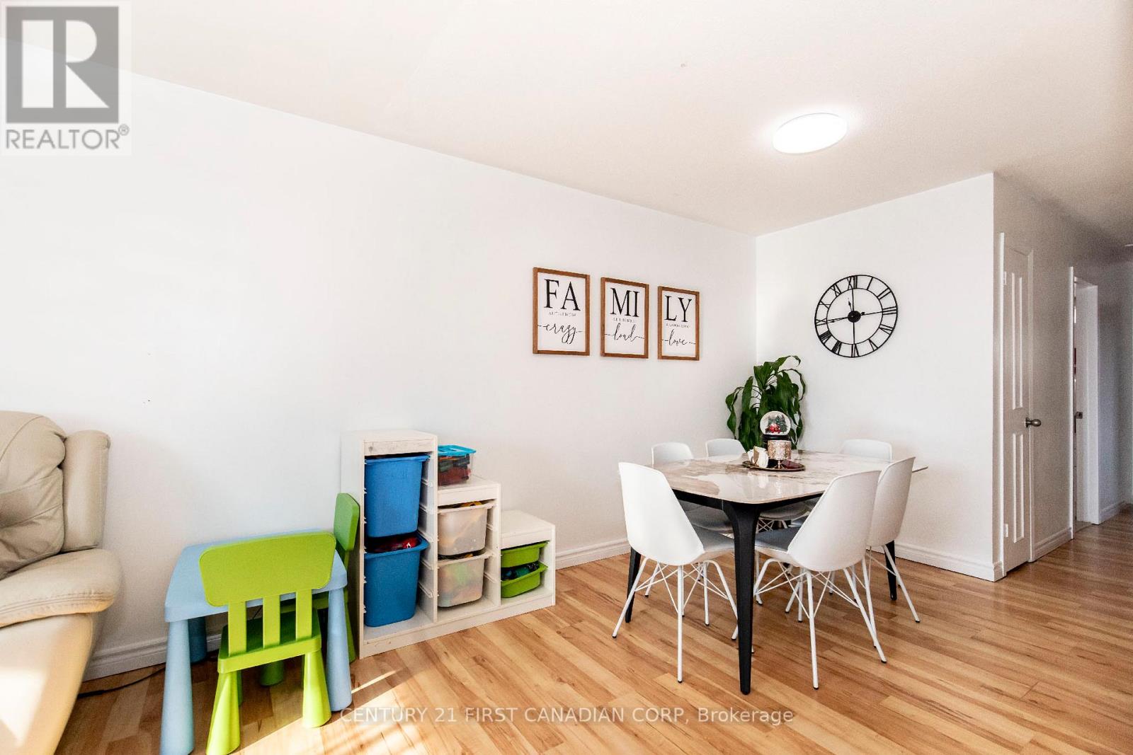 12 Noel Avenue, London East, Ontario  N5V 1A9 - Photo 6 - X12679950