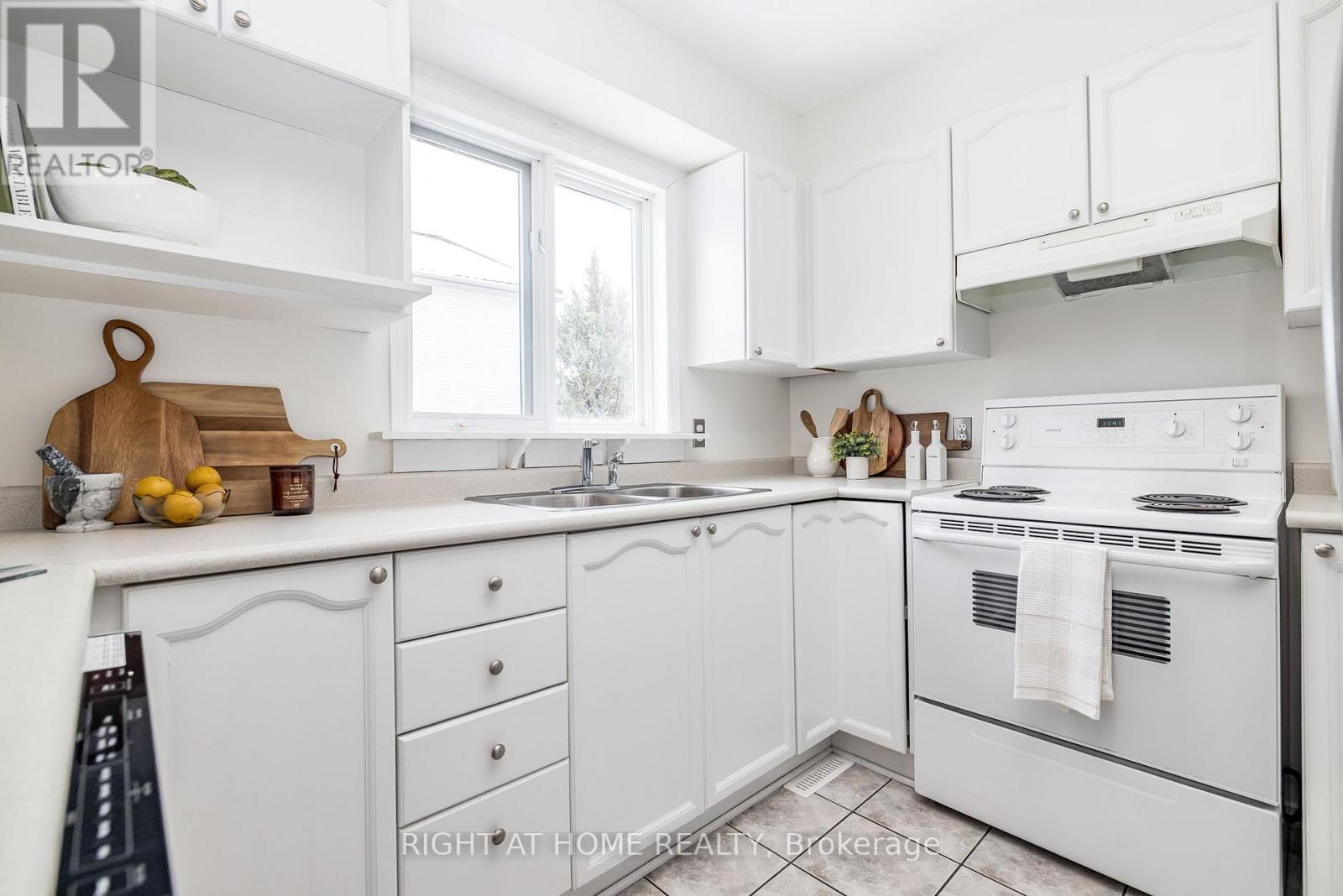 117 Kincardine Drive, Ottawa, Ontario  K2V 1B1 - Photo 15 - X12679688