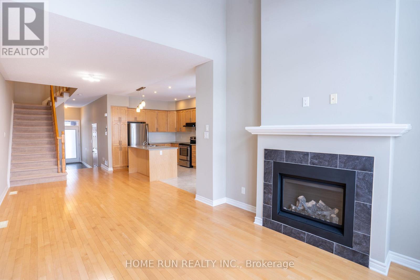 914 Fletcher Circle, Ottawa, Ontario  K2T 0B7 - Photo 8 - X12679788