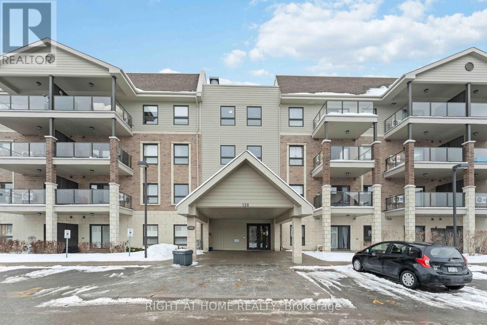 <h3>$2,200 Monthly</h3><p>210 - 120 Prestige Circle, Ottawa, Ontario</p>