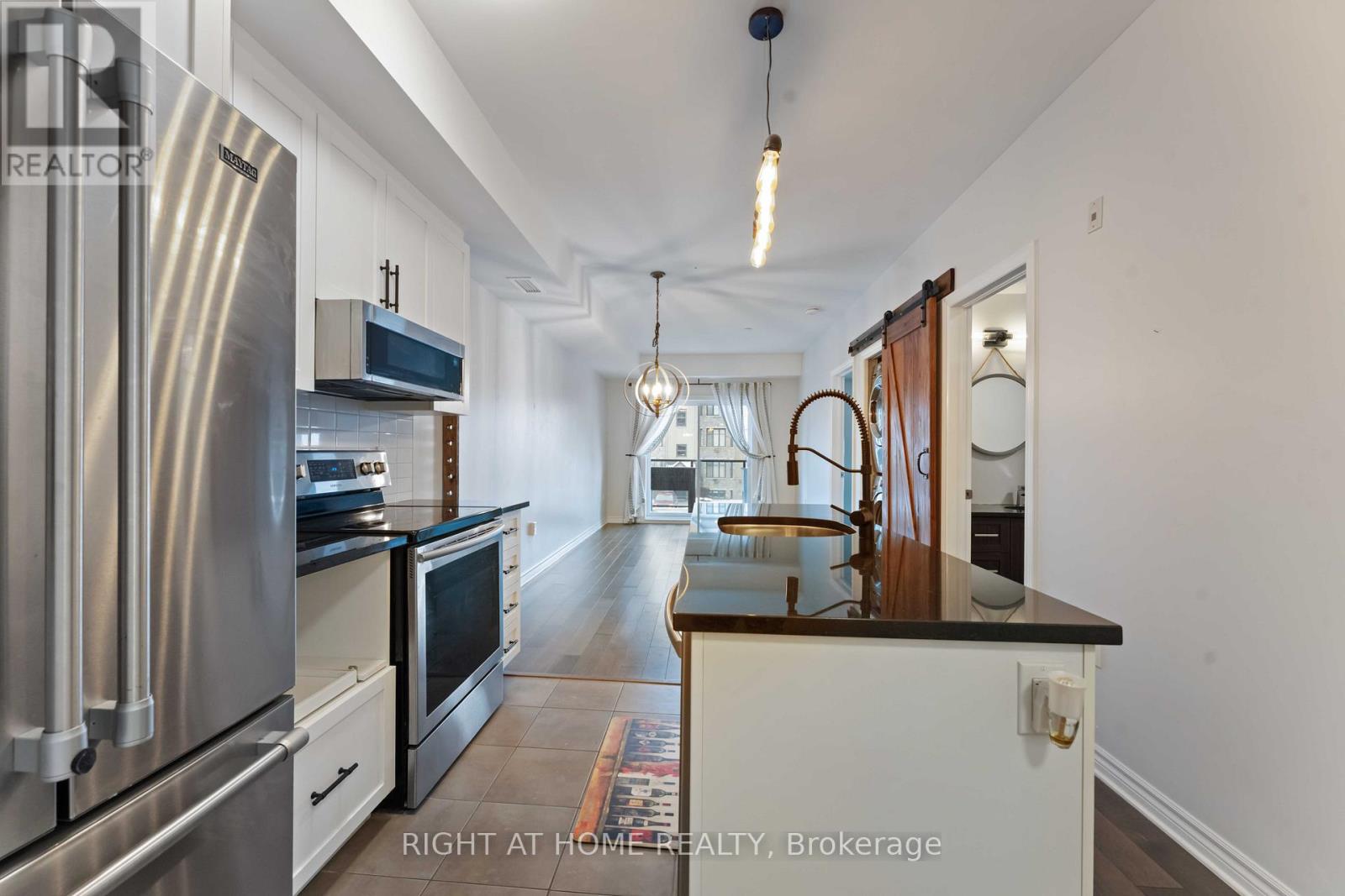 210 - 120 Prestige Circle, Ottawa, Ontario  K4A 1B4 - Photo 10 - X12679916