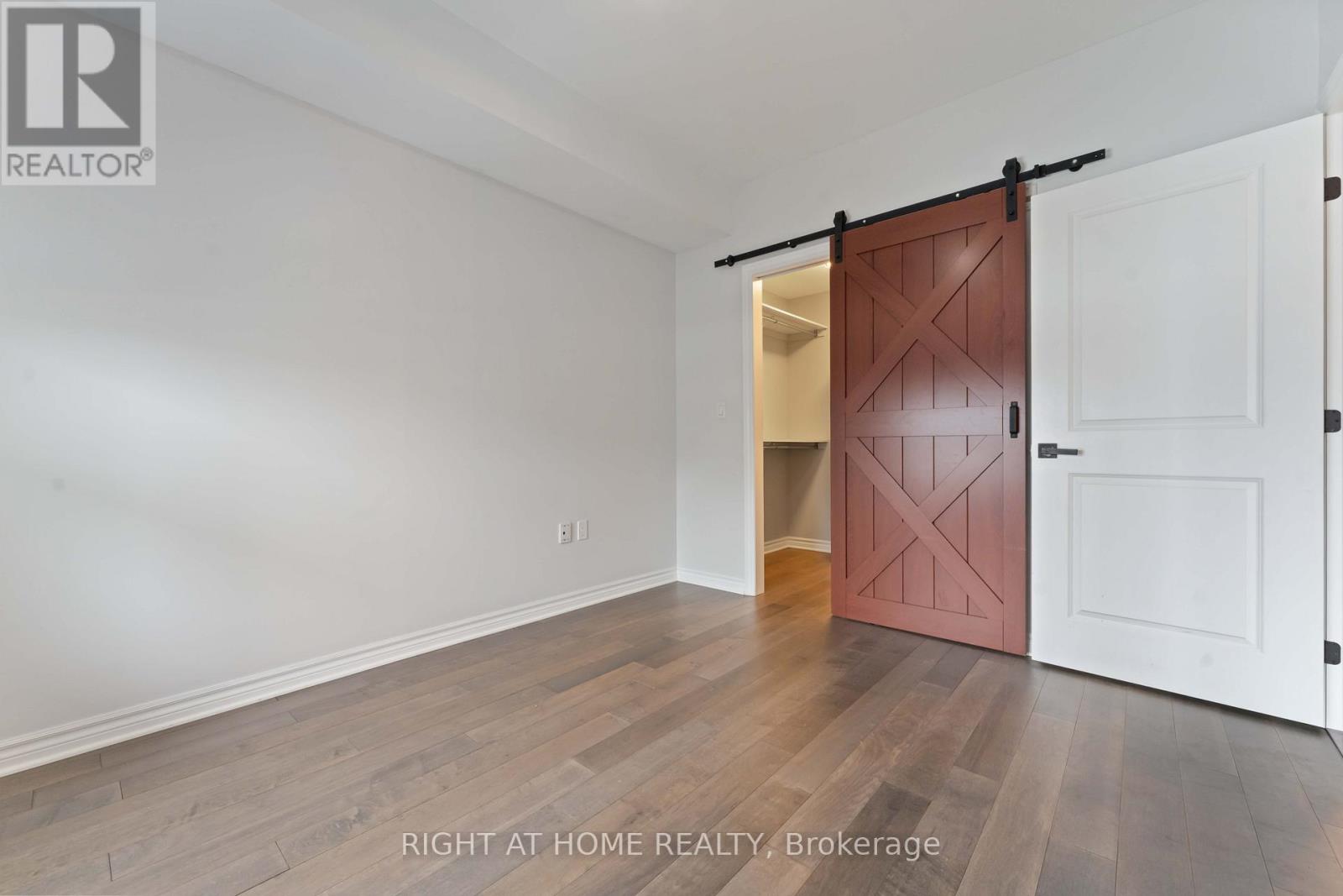 210 - 120 Prestige Circle, Ottawa, Ontario  K4A 1B4 - Photo 13 - X12679916